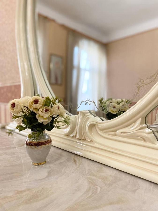 Світло Є! Історичний Центр! Apartamento Kiev Exterior foto