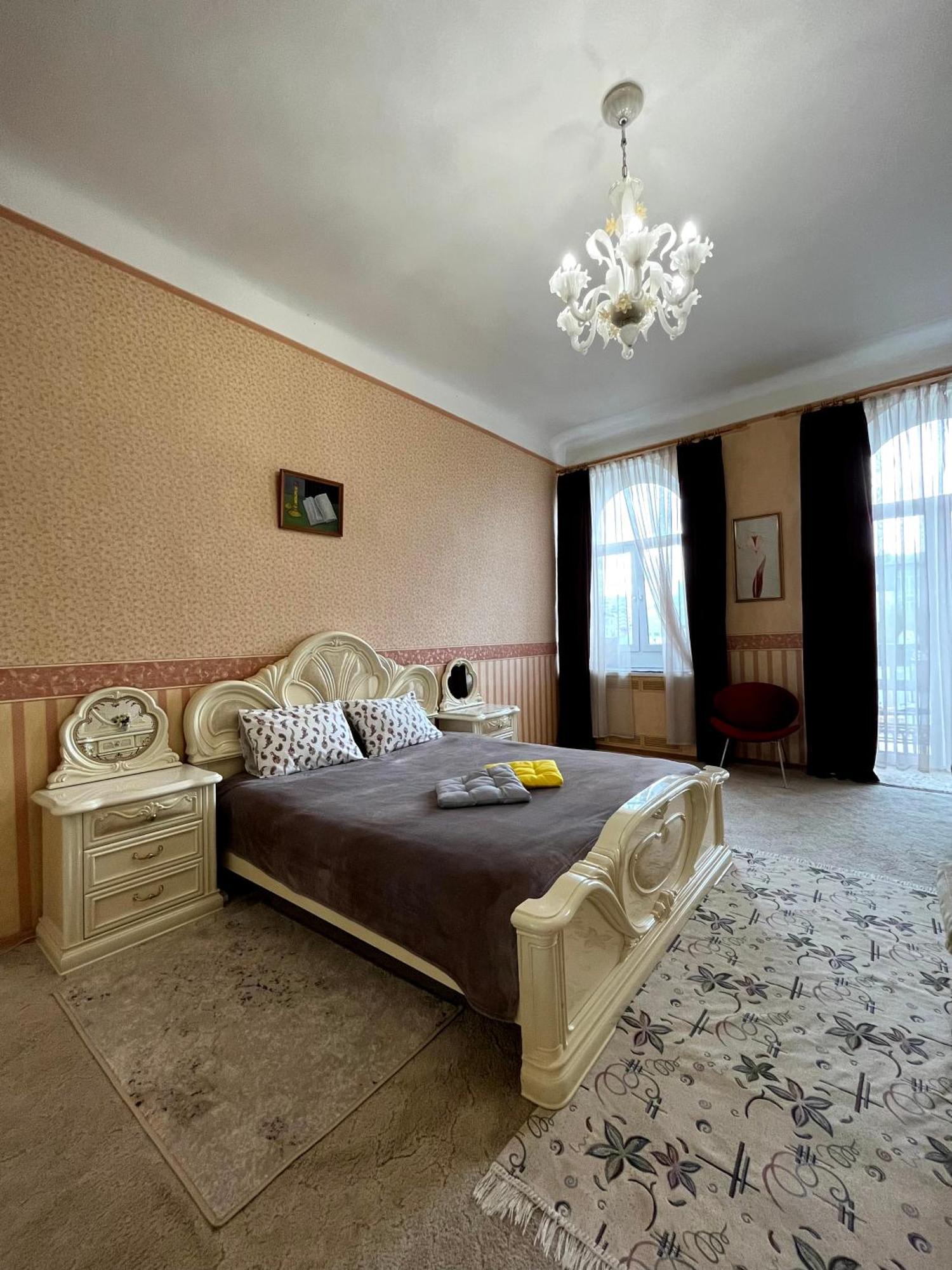 Світло Є! Історичний Центр! Apartamento Kiev Exterior foto